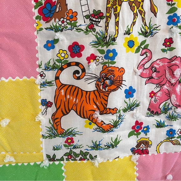 Vintage Baby Quilt - Safari Animals Giraffe Elephant Lion Tiger - Light Blanket - Picture 2 of 10
